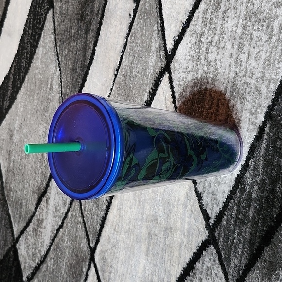 STARBUCKS 2022 LIMITED EDITION COLOR CHANGE BLUE BERRY CORSAGE GLITTER VENTI CUP - Picture 2 of 11